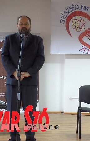 Nagy Abonyi Zoltán köszönti a résztvevőket (Szögi Csaba felvétele) Nagy Abonyi Zoltán köszönti a résztvevőket (Szögi Csaba felvétele)