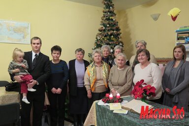 A Kárpát-medencei imanapot bemutató testvérek Halász Dániel lelkipásztorral (Fotó: S.T.G)