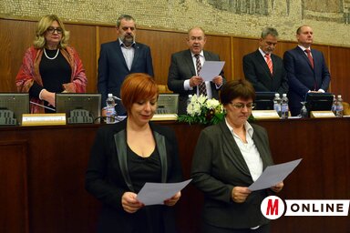 Az ombudsman új helyettesei leteszik a hivatali esküt a parlamentben (Ótos András felvétele)