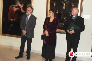 Hulló István, dr. Korhecz Papp Zsuzsanna és msgr. Német László püspök a kiállítás megnyitóján (Lukács Melinda felvétele)