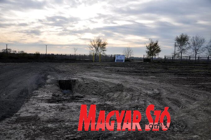 Az év végén (még) így nézett ki a víztisztító építésének a helye (Fotó: Kecskés István)