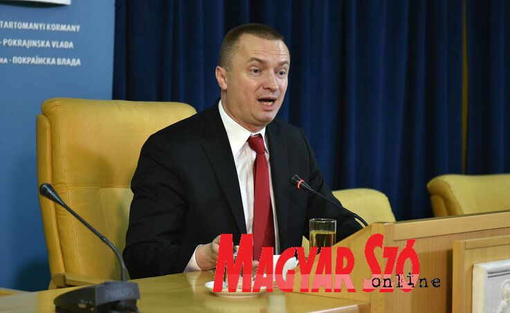 Bojan Pajtić a mai sajtótájékoztatón (Ótos András felvétele)