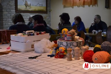 Csak egy kis alapanyag és egy jó ötlet kell a bábok elkészítéséhez (Lakatos János felvétele)