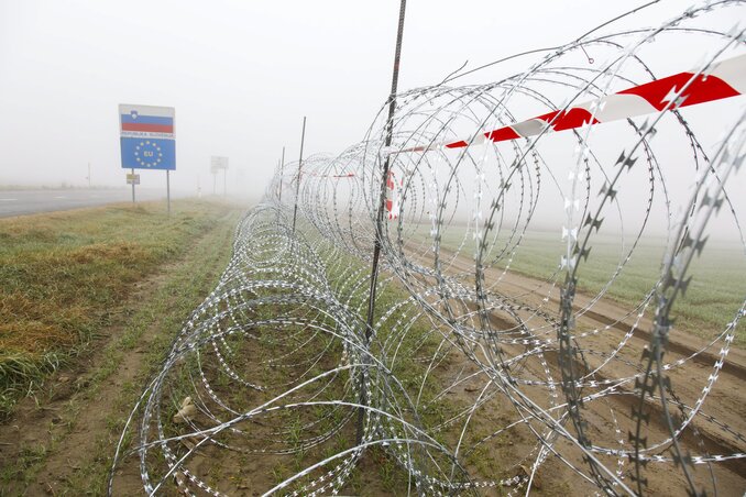 Drótkerítés a szlovén–horvát határon (Fotó: MTI)