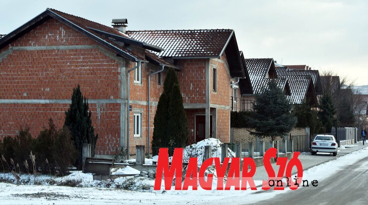 Hétfőn megkezdték a peremvárosi településeken illegálisan felépített objektumok összeírását (veterniki utca, illusztráció) (Ótos András felvétele)