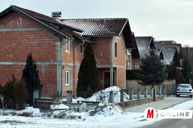 Hétfőn megkezdték a peremvárosi településeken illegálisan felépített objektumok összeírását (veterniki utca, illusztráció) (Ótos András felvétele)