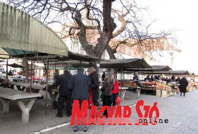A zombori piac a Láncokban, majdhogynem üresen (Fotó: Fekete J. József)