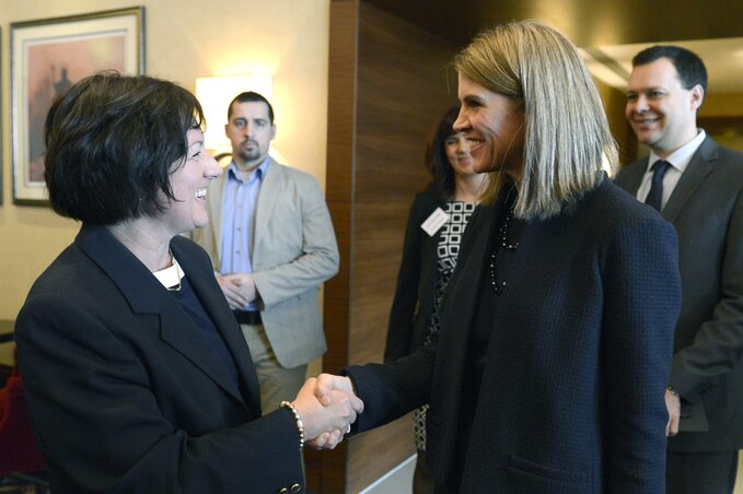 Szemerkényi Réka és Colleen Bell (Fotó: MTI)