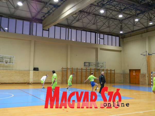 Új fényben ragyog a sportközpont nagycsarnoka (Fotó: Fehér Rózsa)