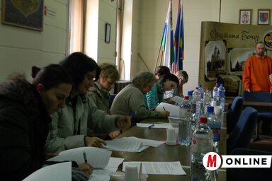 Tíz személyi kísérő írt alá szerződést az önkormányzattal (Fotó: Fehér Rózsa)