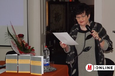 Szőke Anna köszönti a megjelenteket (Szabó Anikó felvétele)