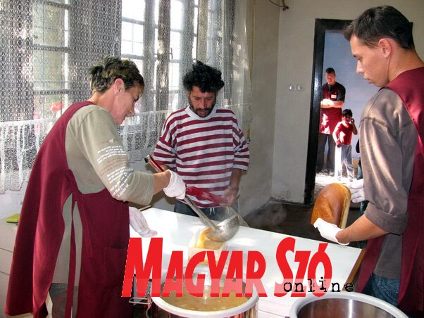 Emberségesebb körülmények között osztják majd az ételt (Fotó: Kecskés István)