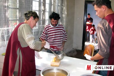 Emberségesebb körülmények között osztják majd az ételt (Fotó: Kecskés István)