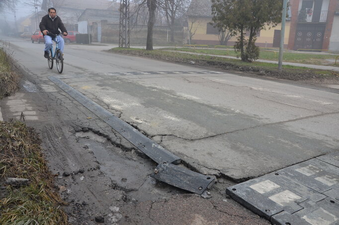  Képünk a Bajai úton készült (Molnár Edvárd fotója)