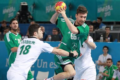 Lékai Máté akcióban (MTI Fotó: Kovács Anikó)