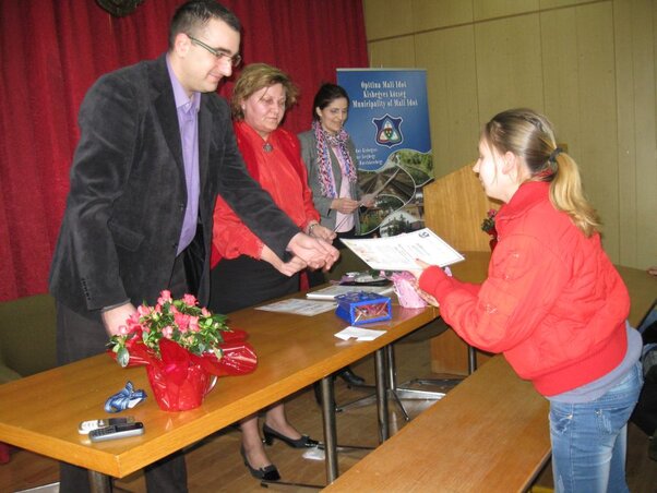 Az elismervények ünnepélyes átadása