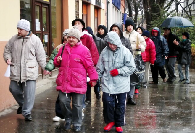 A rossz idő ellenére is voltak, akik csatlakoztak a sétához