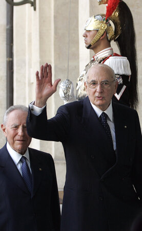 Giorgio Napolitano továbbra is az államfői tisztségen (Fotó: Beta/AP) Giorgio Napolitano továbbra is az államfői tisztségen (Fotó: Beta/AP)
