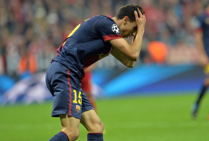 Marc Bartra (Barcelona) kihagyott helyzete és a csapata teljesítménye miatt is foghatta a fejét (Foto: Beta) Marc Bartra (Barcelona) kihagyott helyzete és a csapata teljesítménye miatt is foghatta a fejét (Foto: Beta)