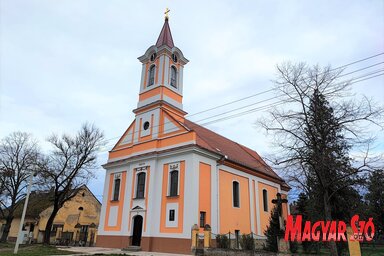 A felújított Szent Imre herceg plébániatemplom (L. Móger Tímea felvétele)
