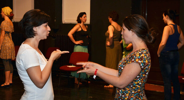 Felvételünk a Raffai Ágnes által vezetett beszédgyakorlati óra egyik pillanatát örökíti meg (Fotó: Ótos András)