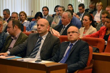 A jelek szerint a képviselők többsége biztonságban érzi magát