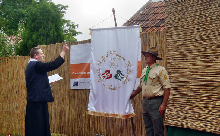A Takáts Rafael Magyar Kultúrkör zászlajának a felszentelése