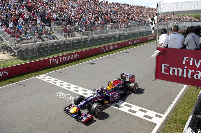 Vettel áthalad a célon (Fotó: Beta/AP) Vettel áthalad a célon (Fotó: Beta/AP)