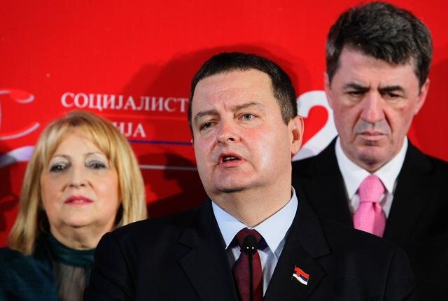 Predsednik SPS, srpski premijer Ivica Dacic govori na danasnjem skupu. Celnici, clanovi i gosti Socijalisticke partije Srbije su se okupili na svacanom koktelu koji je priredjen povodom 23 godine od osnivanja te stranke, u Beogradu, 17. jula 2013. (BETAPH