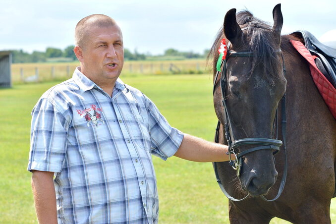 Borsos Csaba, a büszke lótulajdonos (Fotó: Gergely József) Borsos Csaba, a büszke lótulajdonos (Fotó: Gergely József)