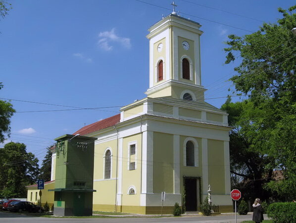 A falu temploma (Fotó: Kecskés István) A falu temploma (Fotó: Kecskés István)