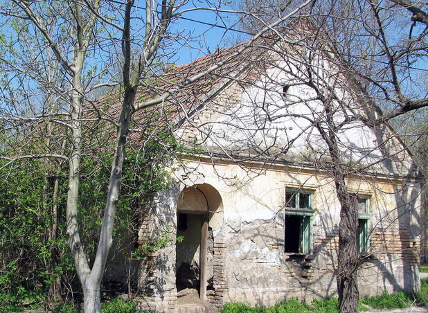 Veszendőben az építészeti örökség (is) (Fotó: Kecskés István) Veszendőben az építészeti örökség (is) (Fotó: Kecskés István)