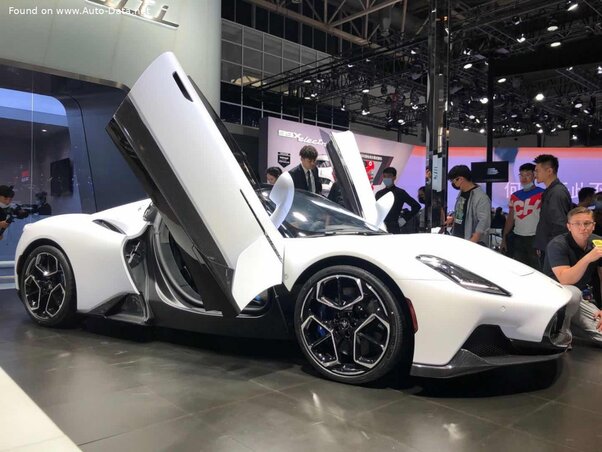 A Maserati MC20 a honi ősbemutatók egyike. Ára 275 ezer eurónyi, úgyhogy biztos gyorsan gazdára talál A Maserati MC20 a honi ősbemutatók egyike. Ára 275 ezer eurónyi, úgyhogy biztos gyorsan gazdára talál