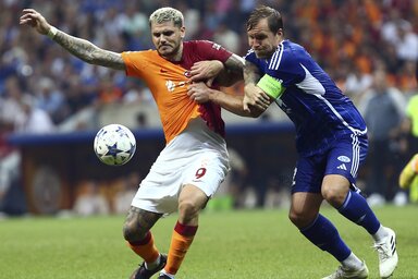 Mauro Icardi (balról) és Martin Bjørnbak párharcából előbbi került ki győztesen (Fotó: Beta/AP)