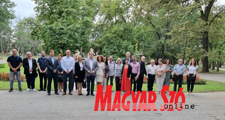 A részvevők egy csoportja (Puskás Károly felvétele) A részvevők egy csoportja (Puskás Károly felvétele)