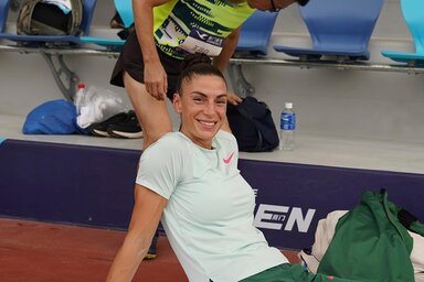 Ivana Vuleta már a bemelegítés alkalmával is jól érezte magát (Fotó: facebook.com/DiamondLeague/liamblackwell5)