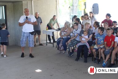 Kerepes Árpád üdvözli a vendégeket (Lakatos János felvétele)