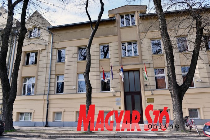 A szabadkai Kosztolányi Dezső Tehetséggondozó Gimnázium (Fotó: Molnár Edvárd) A szabadkai Kosztolányi Dezső Tehetséggondozó Gimnázium (Fotó: Molnár Edvárd)