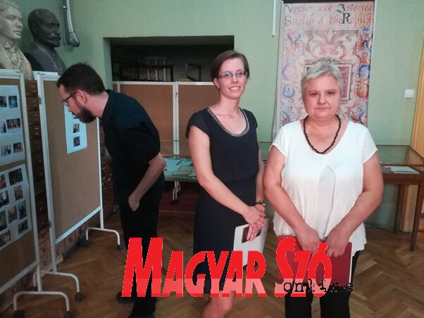 A kiállítás megnyitóján: Kozma Adrienn és Bognár Irén (Fotó: Lukács Melinda) A kiállítás megnyitóján: Kozma Adrienn és Bognár Irén (Fotó: Lukács Melinda)