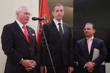 Christopher Hill és Marko Đurić nagykövetek az Amerika napok Szerbiában konferencián (Fotó: Beta)