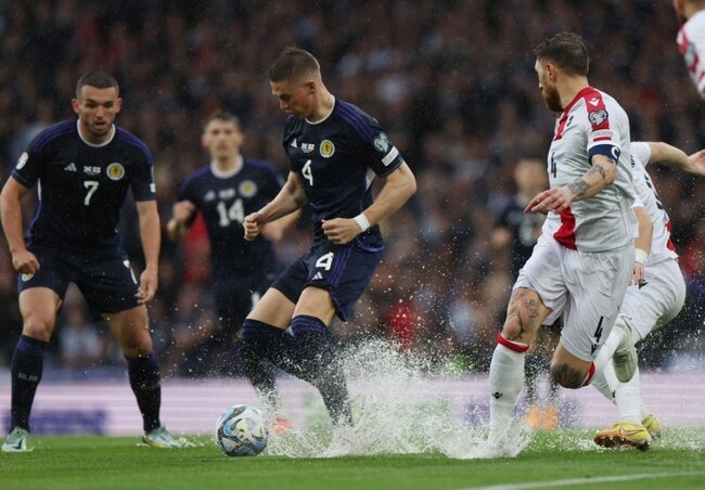 Skócia legutóbb Grúziát verte meg egy emlékezetes, bokáig vízben játszott mérkőzésen (Fotó: The Sun/Reuters)