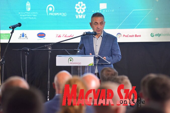Arpad Janoš Potapi: Vojvođanski Mađari su i sa ekonomskog aspekta jedna od najrazvijenijih zajednica mađarskog naroda (Foto: Molnar Edvard) Arpad Janoš Potapi: Vojvođanski Mađari su i sa ekonomskog aspekta jedna od najrazvijenijih zajednica mađarskog naroda (Foto: Molnar Edvard)
