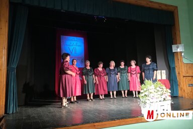 A magyarcsernyei Őszirózsa asszonykórus (Fotó: Vidács Hajnalka)