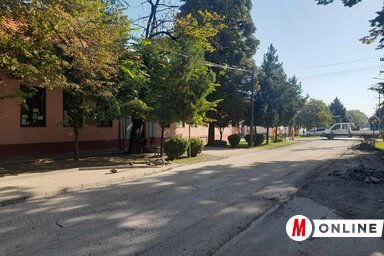 Új aszfaltborítást kapott a Proletár utca egy része Óbecsén (Fotó: Ricz Róbert)