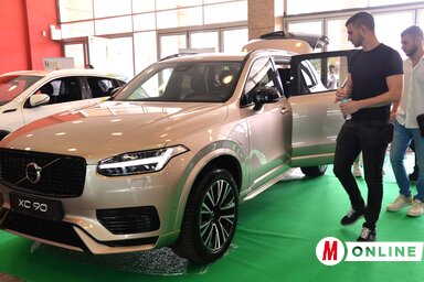 A legismertebb gyártók több mint 30 elektromos és hibrid autóját állították ki (Fotó: Dávid Csilla)