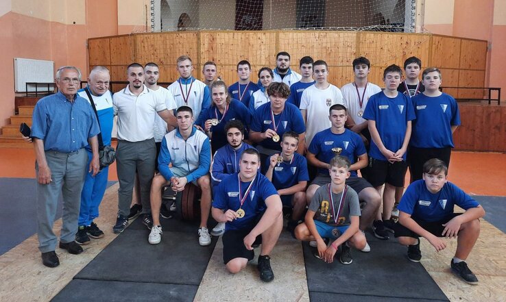 Tizenhét érmet nyertek a Spartacus súlyemelői a tartományi junior- és U23-as bajnokságon (A Spartacus Súlyemelőklub felvétele)