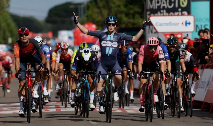 Dainese Gannánál (balról) nagyobb végsebességgel rukkolt elő (Fotó: Oscar de Pozo/AFP/Getty Images) Dainese Gannánál (balról) nagyobb végsebességgel rukkolt elő (Fotó: Oscar de Pozo/AFP/Getty Images)
