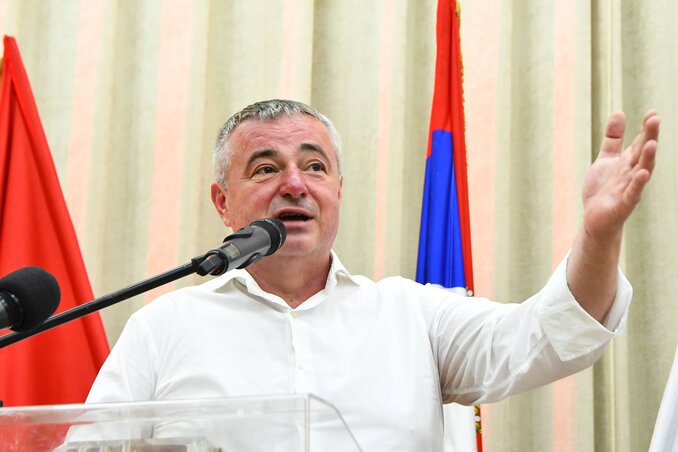 Novi Sad, 10.09.2023. - Sastanak rukovodstva Pokrajinskog odbora Socijalisticke partije Srbije (SPS) sa clanovima te stranke iz Vojvodine odrzan je danas na Novosadskom sajmu. Na sastanku je Novi Sad, 10.09.2023. - Sastanak rukovodstva Pokrajinskog odbora Socijalisticke partije Srbije (SPS) sa clanovima te stranke iz Vojvodine odrzan je danas na Novosadskom sajmu. Na sastanku je
