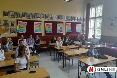 A verseny résztvevői és a megnyitó fellépői
(Fotó: Ricz Róbert)