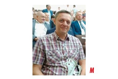 Nyeső Paul a polgármesteri köszönőlevél átvétele előtt (Tóth Péter felvétele)